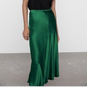 ZARA satin skirt. Size medium
